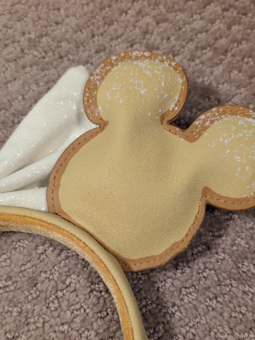 Loungefly Disney Parks Beignet All Day Scented Minnie Ear Headband EUC